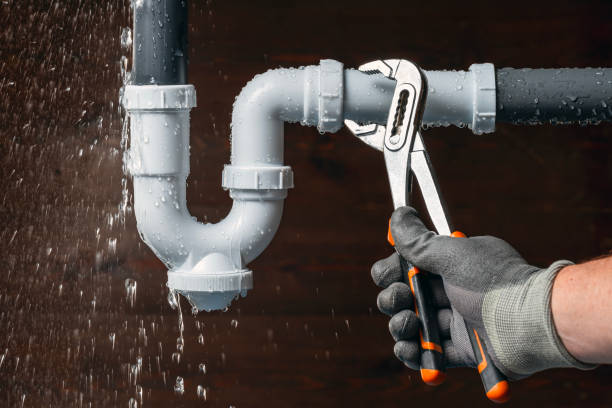 Professional Sewer Line Repair technician working in Alturas, FL